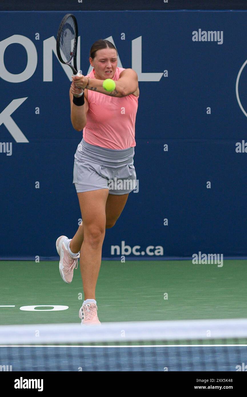 Toronto, ON, Canada - 4 août 2024 : Jule Niemeier (GER) joue contre Stacey Fung (CAN) lors du match de qualification de l'Open de la Banque nationale à SOB Banque D'Images