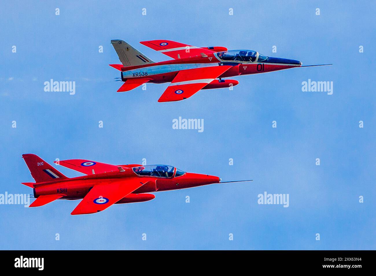 Folland Gnat paire d'avions d'entraînement vintage volant au Shuttleworth Old Warden Airshow Banque D'Images