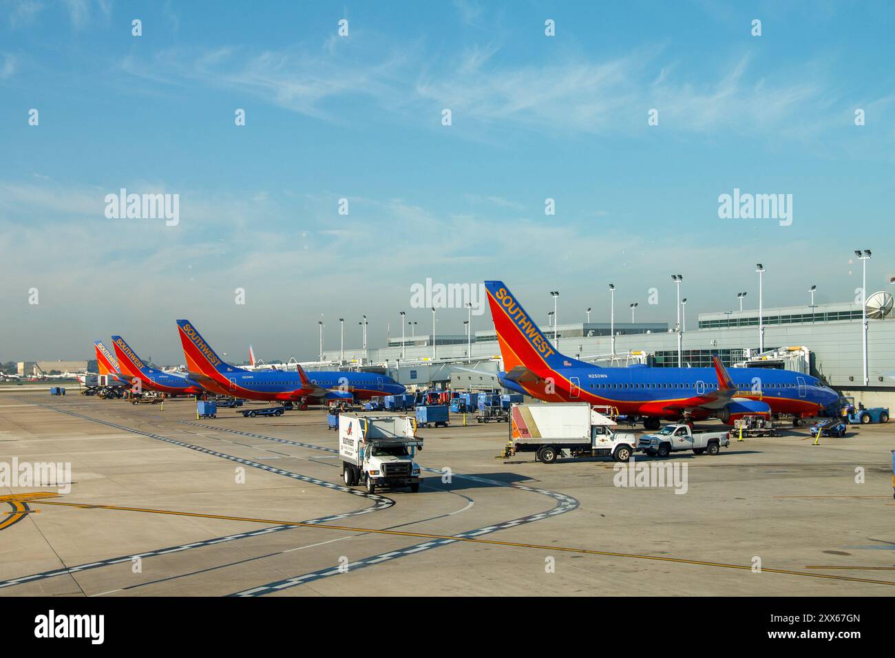 Un groupe d'avions de Southwest Airlines a atterri à l'aéroport international de Dulles, Washington DC, États-Unis Banque D'Images