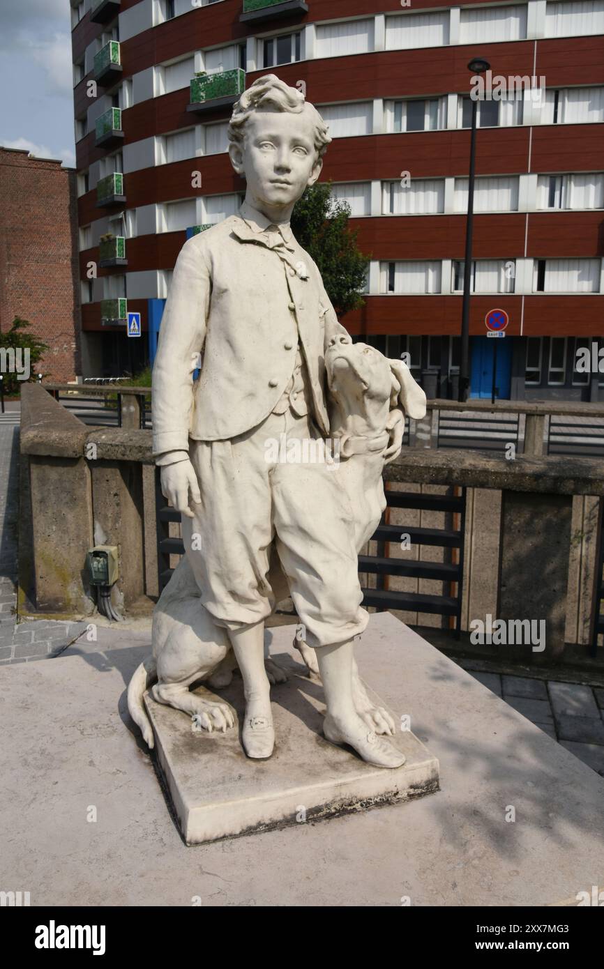 Une sculpture à Valenciennes Jean-Baptiste Carpeaux, né à Valenciennes en 1827, mort à Courbevoie en 1875. LE PRINCE IMPÉRIAL ET SON CHIEN NÉRO Banque D'Images