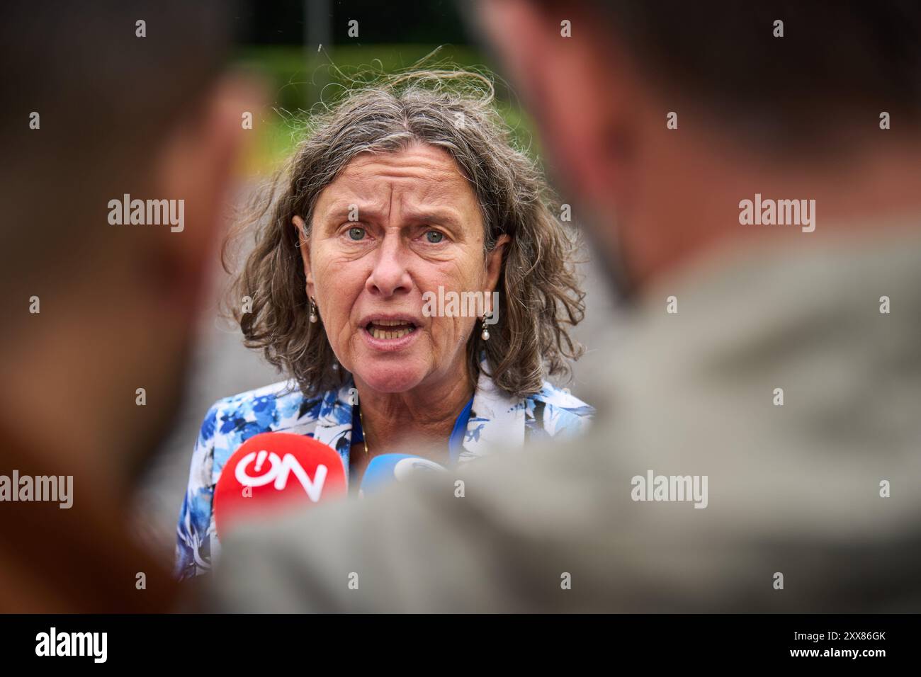 LA HAYE - 23/08/2024, Marjolein Faber, ministre de l'asile et de la migration arrive au Catshuis pour le Conseil des ministres. Normalement, ces réunions ont lieu au ministère des Affaires générales au Binnenhof, mais en raison de sa rénovation, l'équipe ministérielle se dirige vers la résidence officielle du premier ministre. ANP PHIL NIJHUIS pays-bas Out - belgique Out Banque D'Images