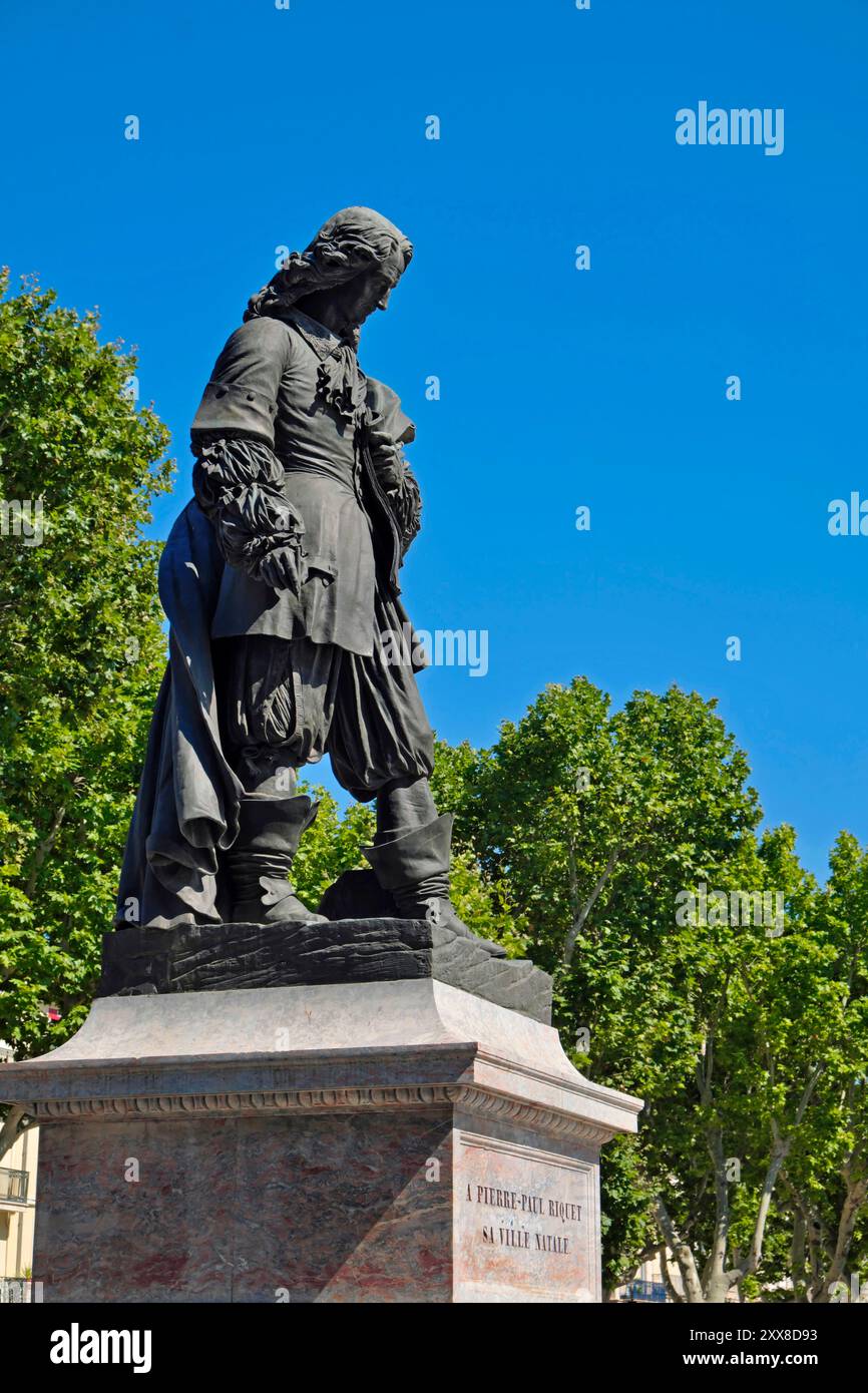 France, Hérault, Béziers, allée Paul Riquet, statue de Pierre-Paul Riquet, originaire de la ville, créateur du canal du midi Banque D'Images