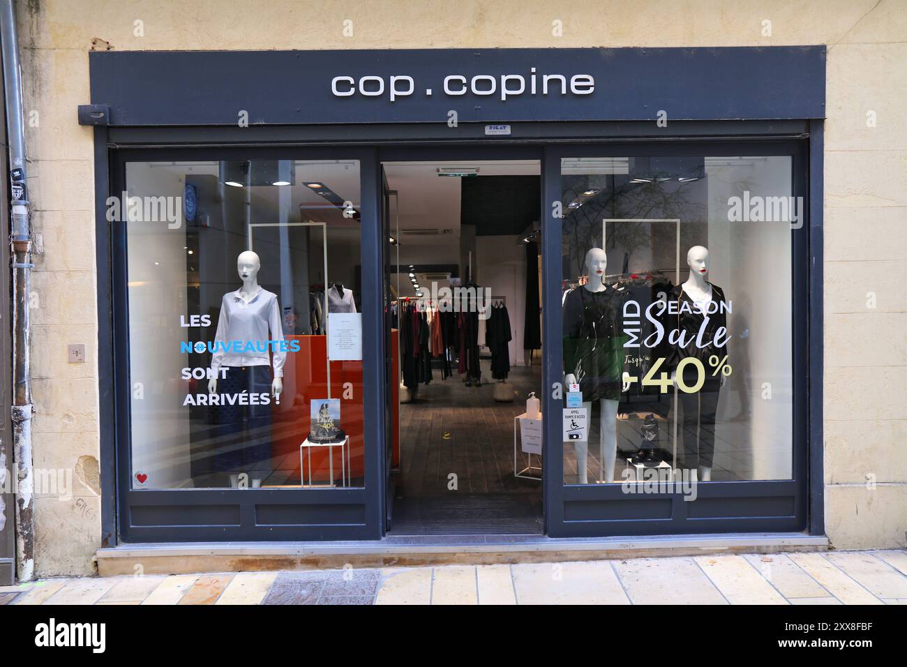 Cop copine Banque de photographies et d images a haute resolution Alamy