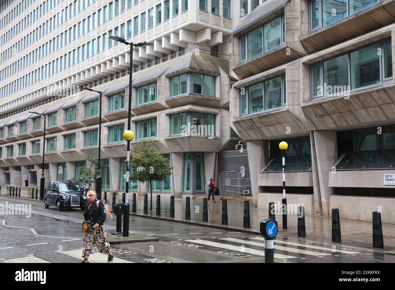 LONDRES, Royaume-Uni - 10 JUILLET 2024 : Ministère de la Justice, Département juridique du gouvernement, Service des poursuites de la Couronne et Bureau du procureur général au 102 Petty Fra Banque D'Images