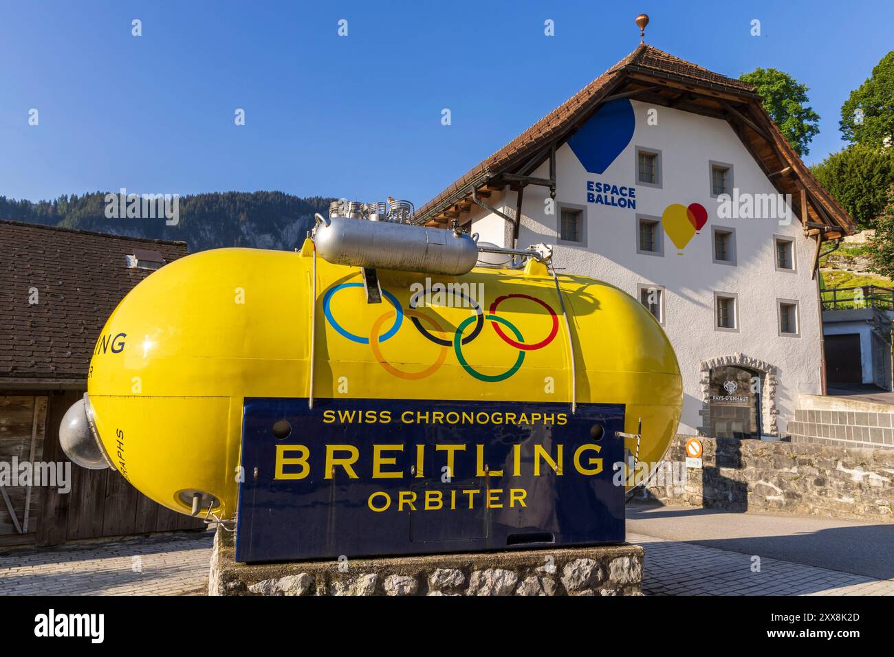 Suisse, Canton de Vaud, Château d'Oex, espace ballon, capsule Breitling Orbiter de Bertrand Picard dans laquelle il a fait le premier tour du monde en ballon, au départ du Château d'Oex Banque D'Images