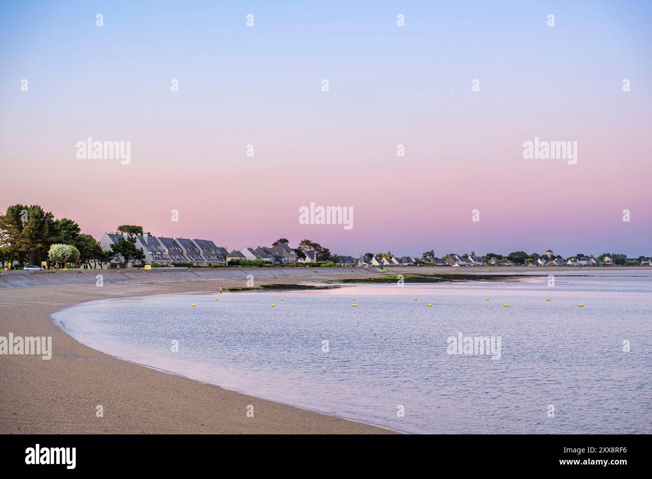 France, Morbihan, Golfe du Morbihan, Damgan, étape sur le sentier de randonnée GR 34 ou chemin des douaniers, plage de Saint Guérin Banque D'Images