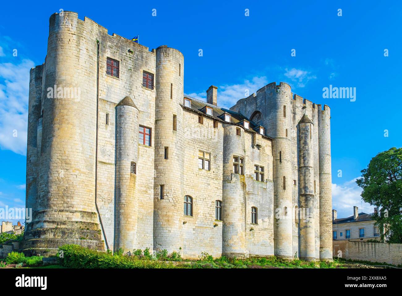 France, deux Sèvres, Marais Poitevin Parc interrégional labellisé Grand site de France, Niort, Donjon de Niort, seule partie restante du château fortifié par Henri II Plantagenêt et son fils Richard cœur de Lion Banque D'Images