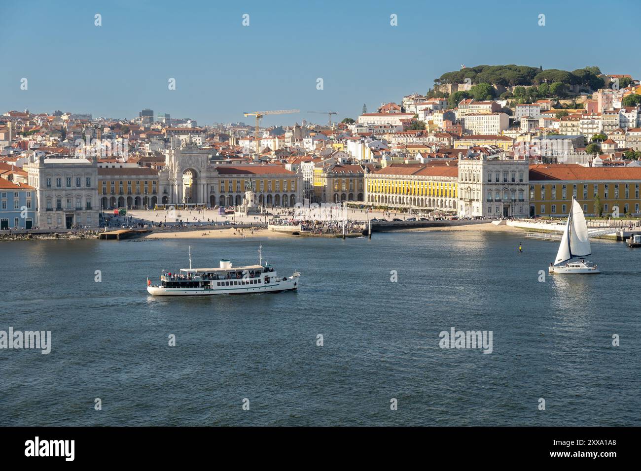 Vue aérienne de Praca do Comercio (Terreiro do Paco) commerce Plaza, dans le centre de Lisbonne Portugal, sur les rives du Tage, 16 avril 2924 Banque D'Images