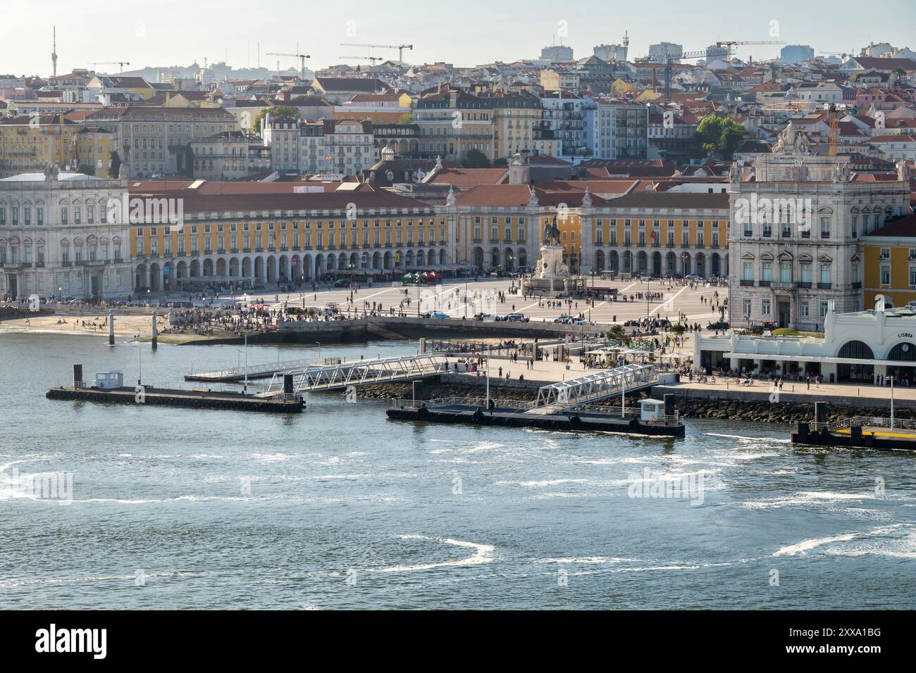 Vue aérienne de Praca do Comercio (Terreiro do Paco) commerce Plaza, dans le centre de Lisbonne Portugal, sur les rives du Tage, 16 avril 2924 Banque D'Images