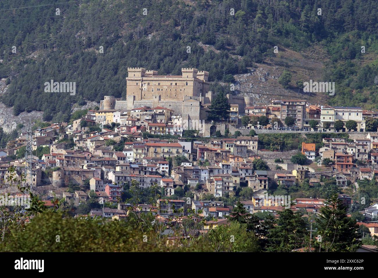 Celano et le château Piccolomini dans la province de L'Aquila en Italie Banque D'Images