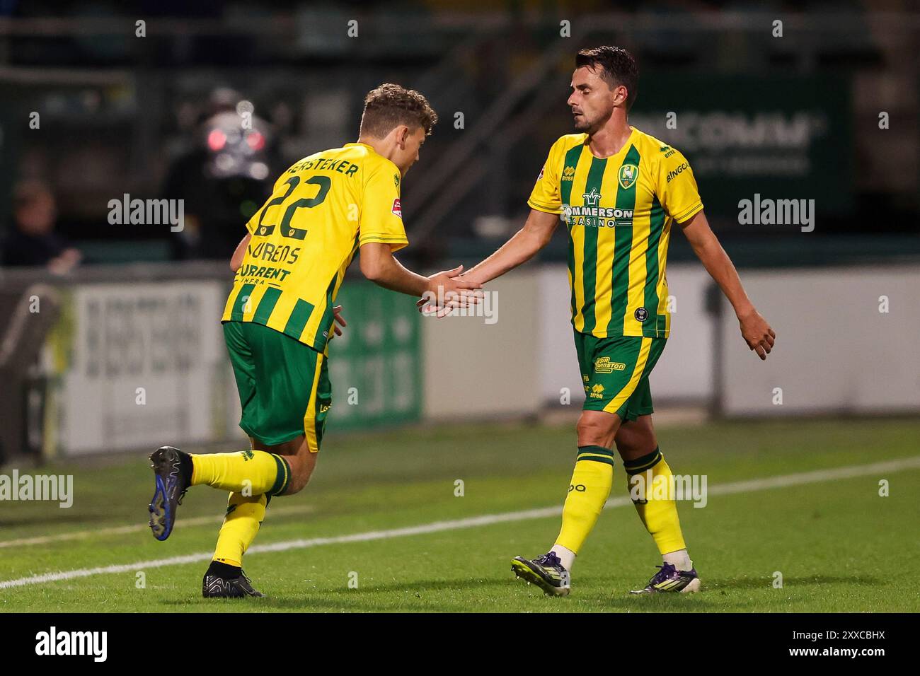 Den Haag, pays-Bas. 23 août 2024. DEN HAAG, PAYS-BAS - 23 AOÛT : Daryl van Mieghem d'ADO Den Haag remplace Dano Lourens d'ADO Den Haag lors du match néerlandais de Keuken Kampioen Divisie entre ADO Den Haag et FC Volendam au stade Bingoal le 23 août 2024 à Den Haag, aux pays-Bas. (Photo de Hans van der Valk/Orange Pictures) crédit : dpa/Alamy Live News Banque D'Images