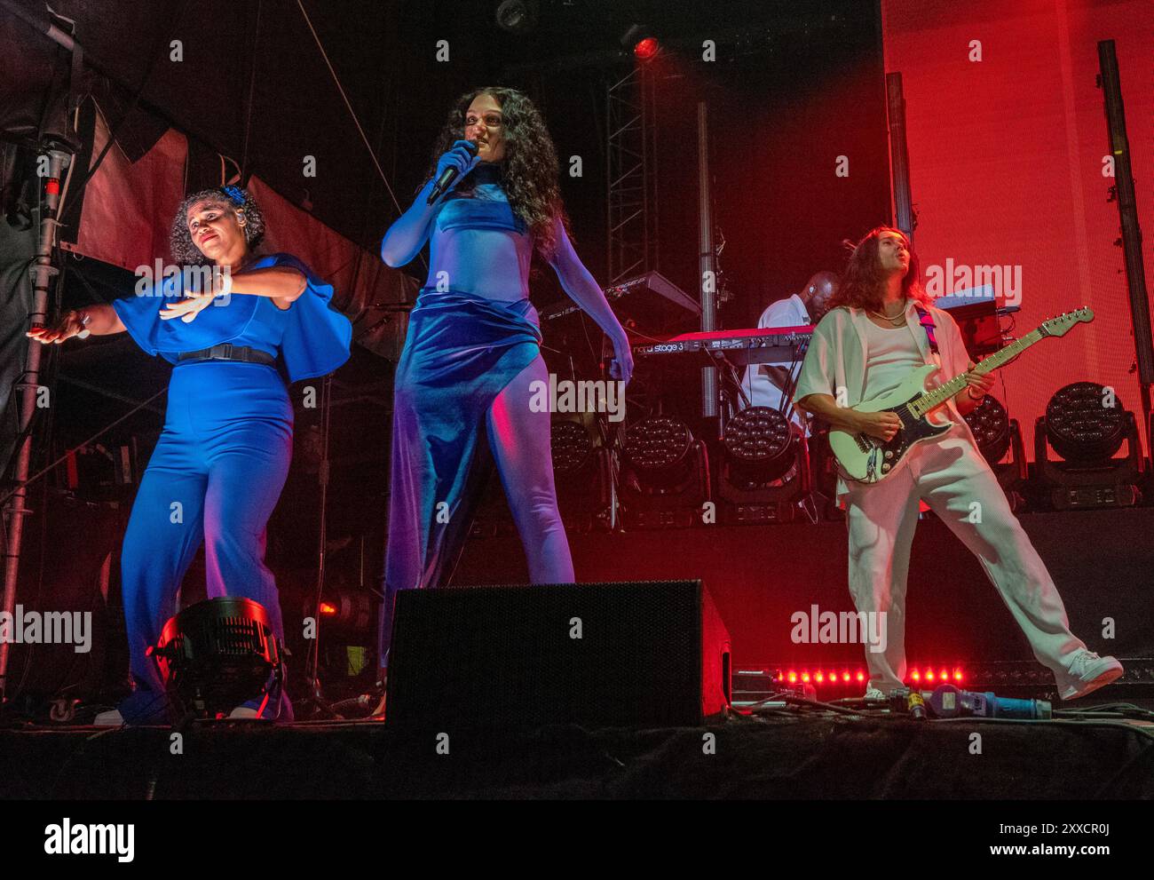 Jessie J (Jessica Ellen Cornish) est en tête d'affiche de la fierté de Manchester lors de sa première soirée. Manchester Pride 2024 . Le thème de cette année est "Buzzin to be Queer - A Hive of Progress" et les organisateurs disent qu'ils espèrent qu'il "unira le peuple de Manchester" sous le symbole de l'abeille de Manchester. En vedette de Jessie J, Loreen, Sugababes, Rita Ora et de la plus grande star de Showman Keala Settle. La première Pride Parade de Manchester a eu lieu le 20 février 1988, lorsqu'une énorme manifestation anti-section 28 a eu lieu dans le centre-ville. À l'époque, il s'agissait de l'une des plus grandes manifestations LGBTQ+ jamais organisées dans le Banque D'Images