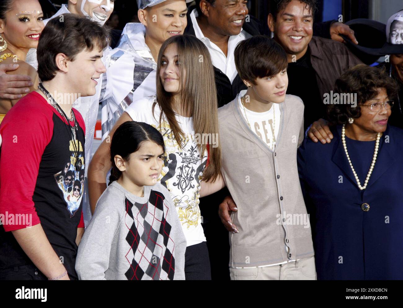 Justin Bieber, Prince Michael, Blanket et Paris Jackson lors de la cérémonie de Michael Jackson Hand and Footprint tenue au Grauman's Chinese Theatre à L. Banque D'Images