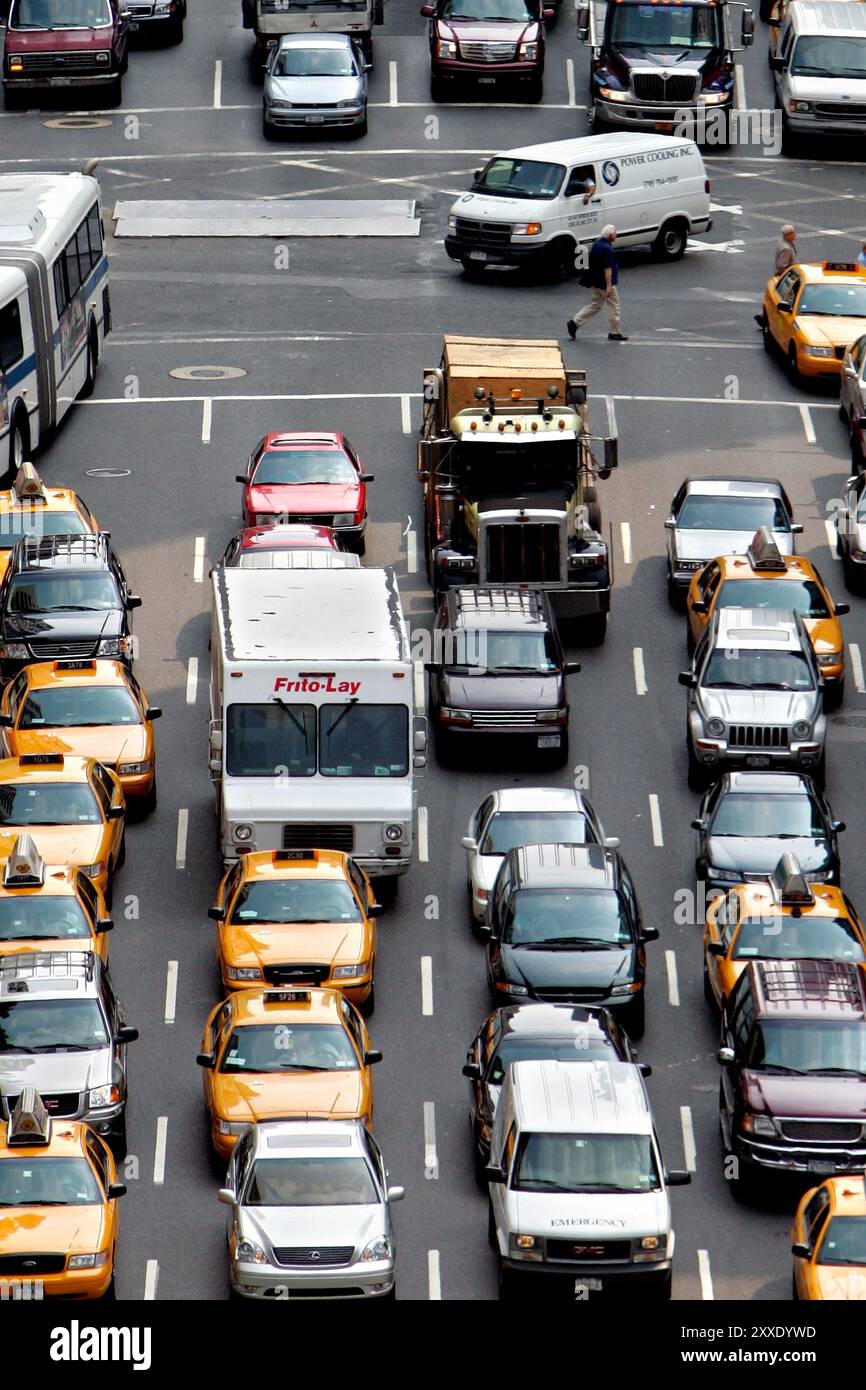 Embouteillage sur la deuxième avenue près du pont Queensboro à New York. Banque D'Images