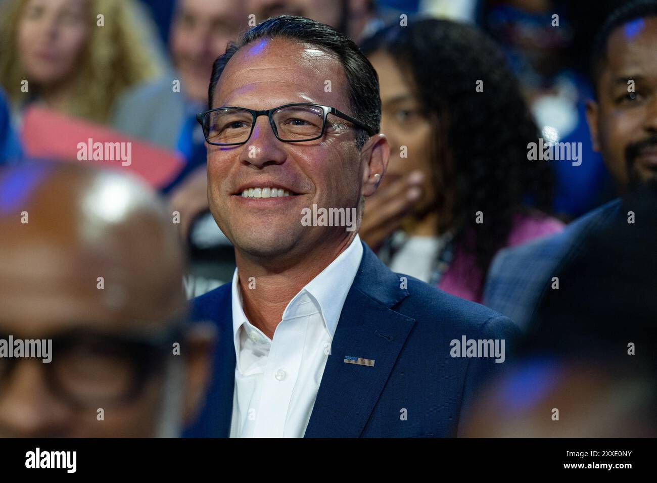 Chicago, États-Unis. 19 août 2024. Gouverneur Josh Shapiro (démocrate de Pennsylvanie) à la Convention nationale démocrate 2024 à Chicago, Illinois, États-Unis, au United Center le lundi 19 août 2024. Photo Annabelle Gordon/CNP/ABACAPRESS. COM Credit : Abaca Press/Alamy Live News Banque D'Images