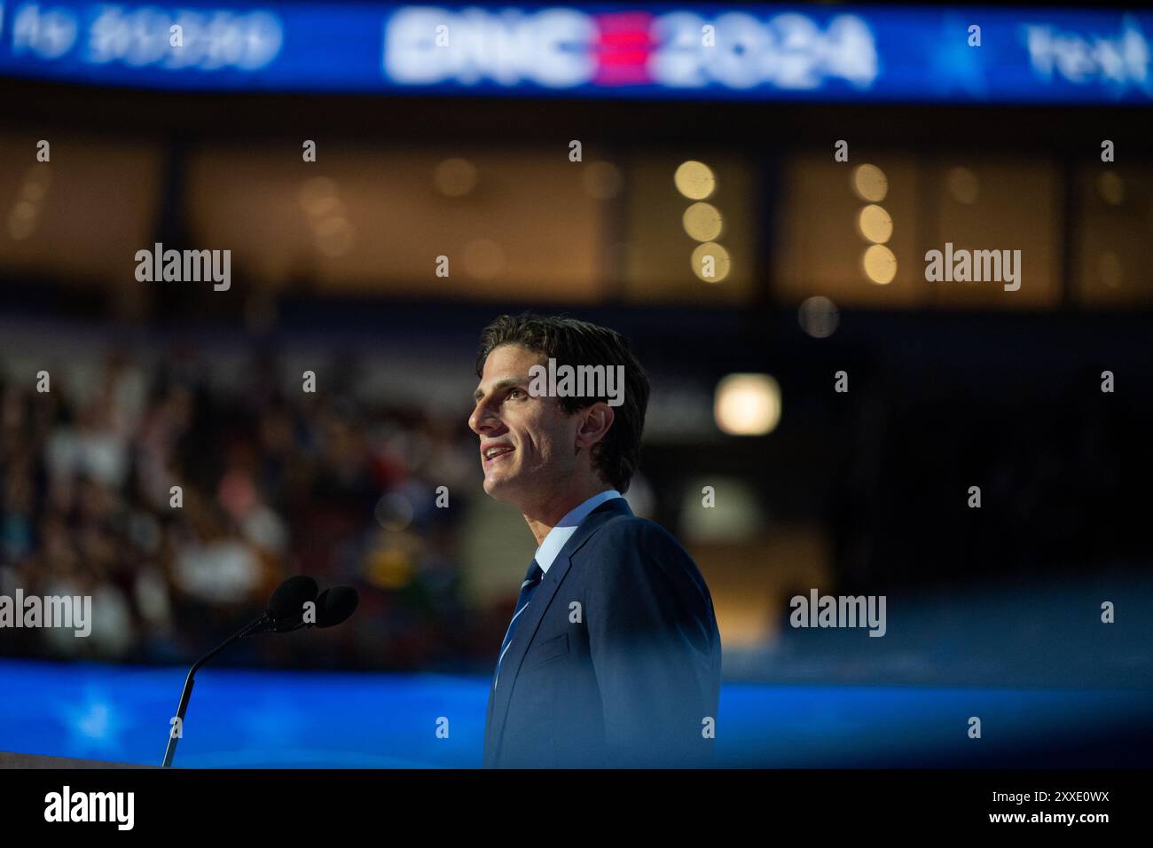 Chicago, États-Unis. 20 août 2024. Jack Schlossberg, journaliste et petit-fils de John F. Kennedy prononce un discours à la Convention nationale démocrate 2024 à Chicago, Illinois, USA, au United Center le mardi 20 août 2024. Photo Annabelle Gordon/CNP/ABACAPRESS. COM Credit : Abaca Press/Alamy Live News Banque D'Images