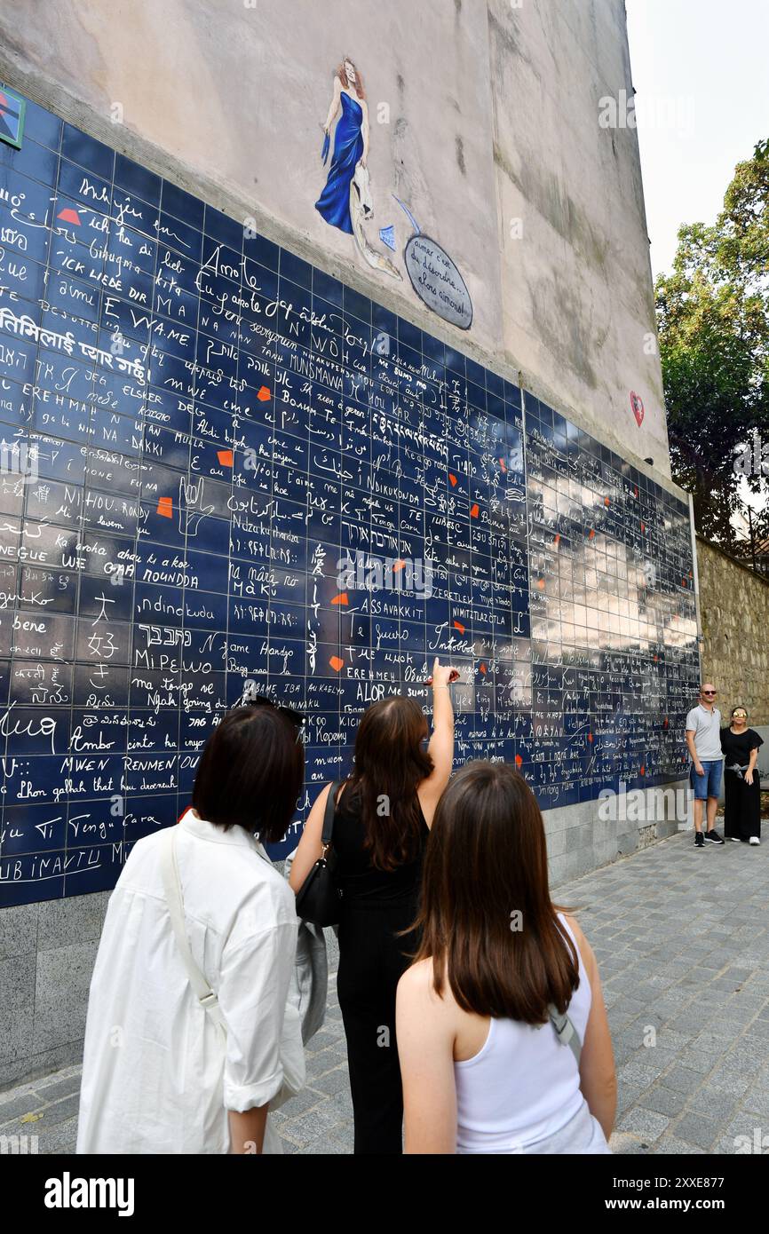 Mur d'amour au jardin des Abbesses - Montmartre, Paris, France Banque D'Images