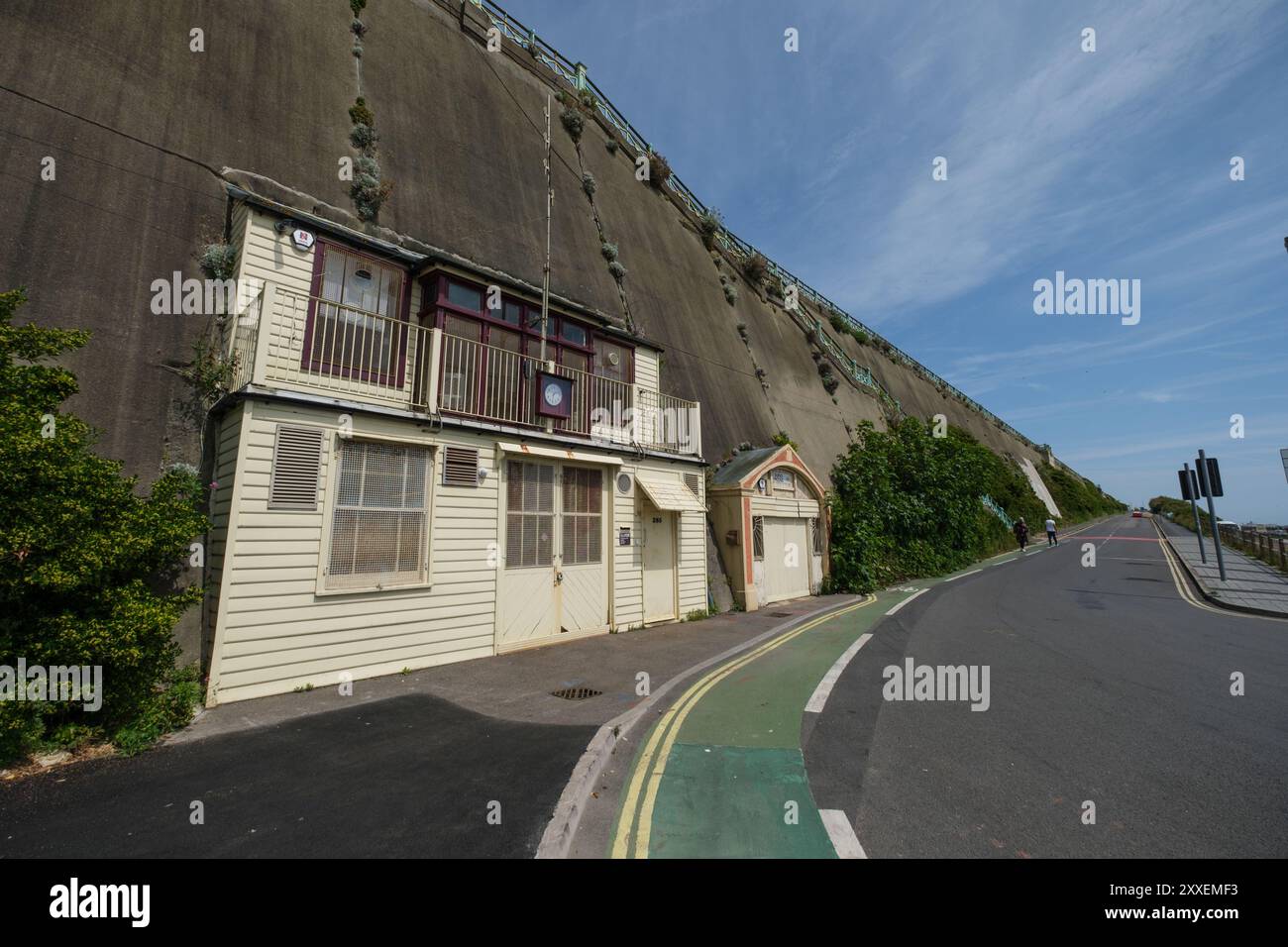 285 Madeira Terrace Brighton les ateliers de Volks Railway se trouvent dans la falaise du mur de falaise est. Bâtiment historique des années 1880 Banque D'Images