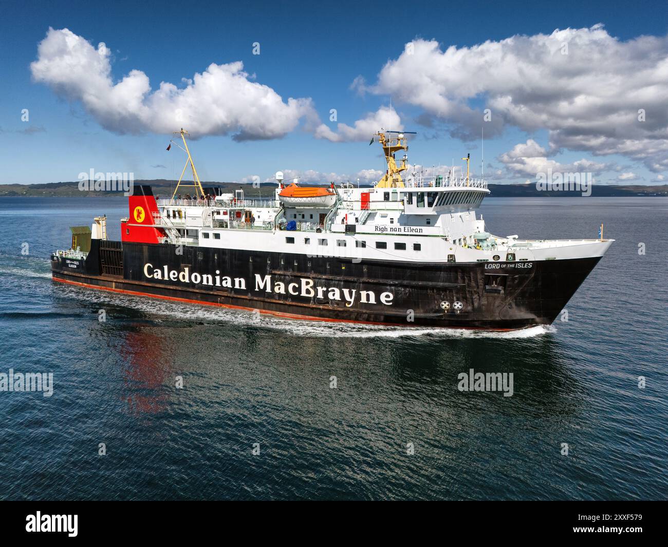 Lord of the Isles est un ferry exploité par Caledonian MacBrayne sur la route entre Mallaig et Lochboisdale sur South Uist. Banque D'Images