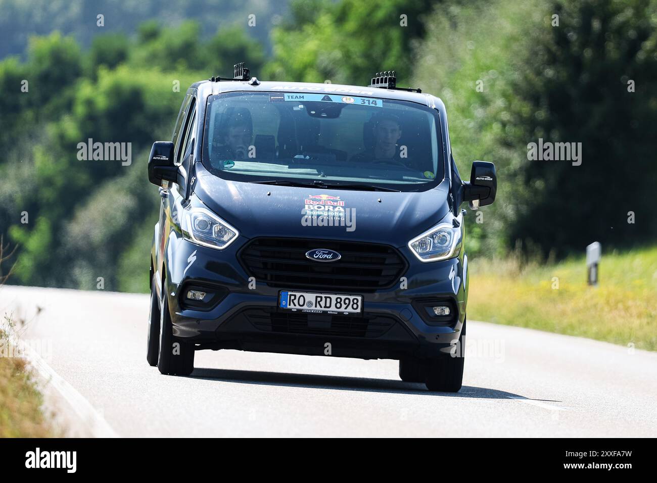 GER, Deutschland Tour 2024, 24.08.2024 Radsport, 3.Etappe Schwaebisch Gmuend - Villingen Schwenningen Teamfahrzeug Red Bull Bora Hansgrohe Foto : Eibner-Pressefoto/Roger Buerke Banque D'Images