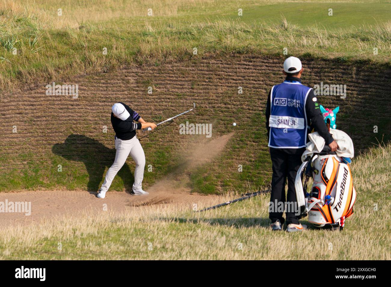 St Andrews, Écosse, Royaume-Uni. 24 août 2024. Troisième manche de l’AIG Women’s Open à Old course St Andrews. Pic ; Jiyai Shin joue hors de l'enfer bunker . Iain Masterton/ Alamy Live News Banque D'Images