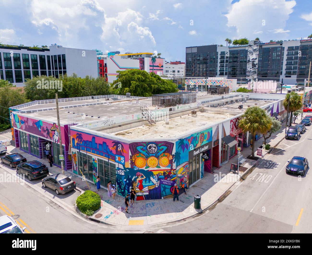 Miami, FL, États-Unis - 22 août 2024 : entreprises dans graffiti Wynwood Walls Miami Banque D'Images