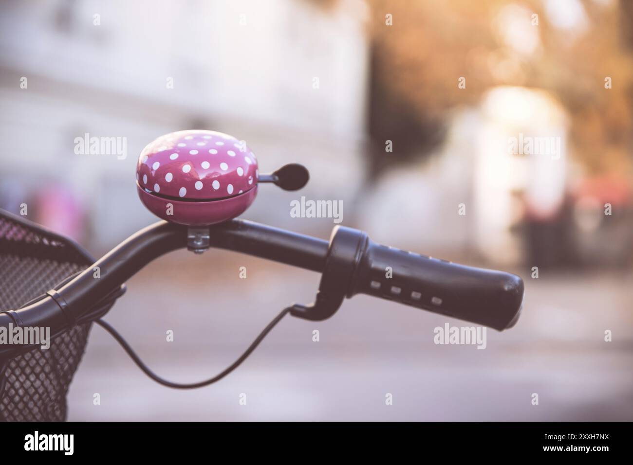 Cloche à vélo colorée, vie urbaine Banque D'Images