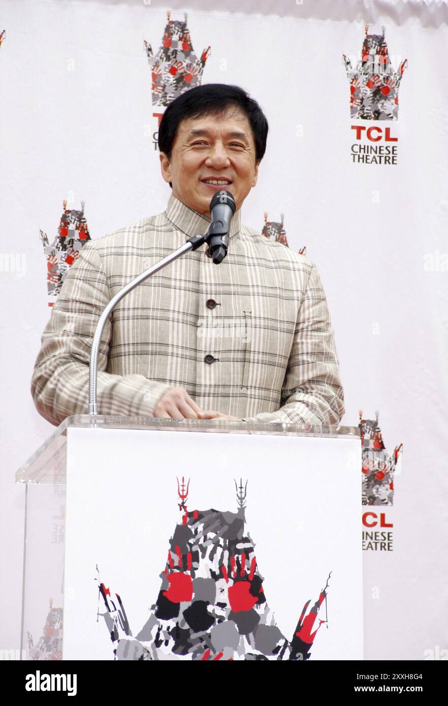 Jackie Chan à la cérémonie des empreintes de main et de pied Jackie Chan qui s'est tenue au TCL Chinese Theatre à Hollywood, États-Unis, le 6 juin 2013 Banque D'Images