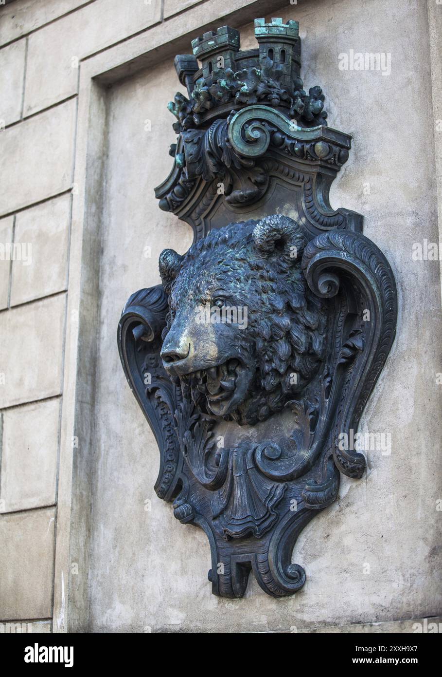 Tête d'un ours rugissant Banque D'Images