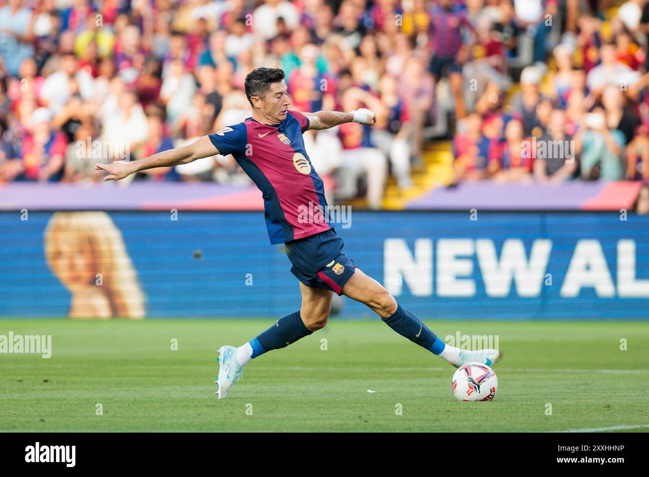 Robert Lewandowski of FC Barcelona in action during the Spanish league, La Liga EA Sports, football match played between FC Barcelona and Athletic Club de Bilbao at Estadio Olimpico de Montjuic on August 24, 2024 in Barcelona, Spain. AFP7 24/08/2024 (Europa Press via AP) Banque D'Images