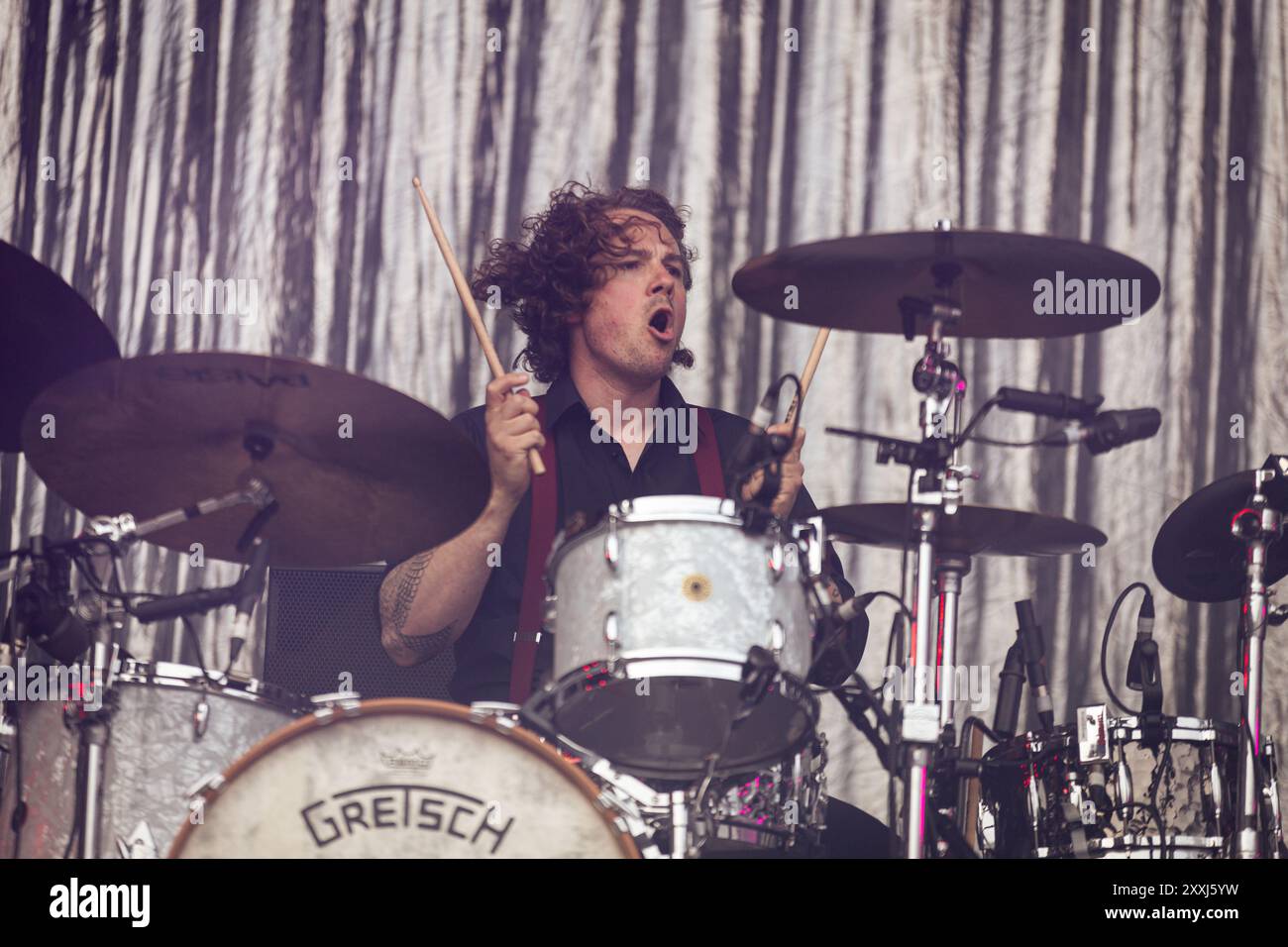 Paris, France. 22 août 2024. Gareth Grover, batteur de Frank carter and the Rattlsnakes, se produit en direct pendant le concert. Frank carter et les crotales joués lors de la deuxième journée du Rock en Seine Festival, au domaine National Saint-Cloud, à Paris. (Photo de Telmo Pinto/SOPA images/SIPA USA) crédit : SIPA USA/Alamy Live News Banque D'Images