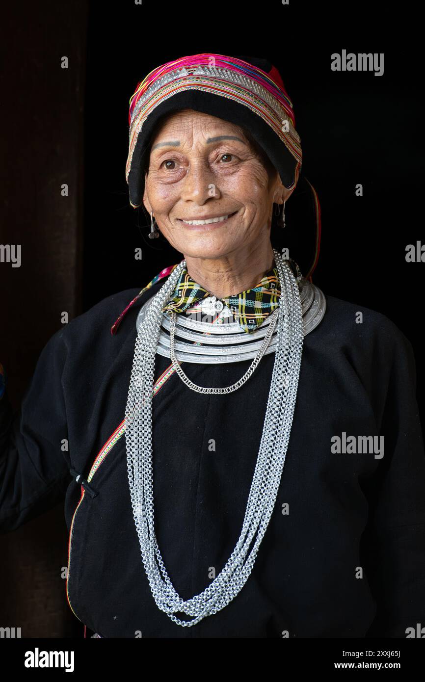 Minorité ethnique femme Tay à Quan Ba, province de Ha Giang Vietnam Banque D'Images