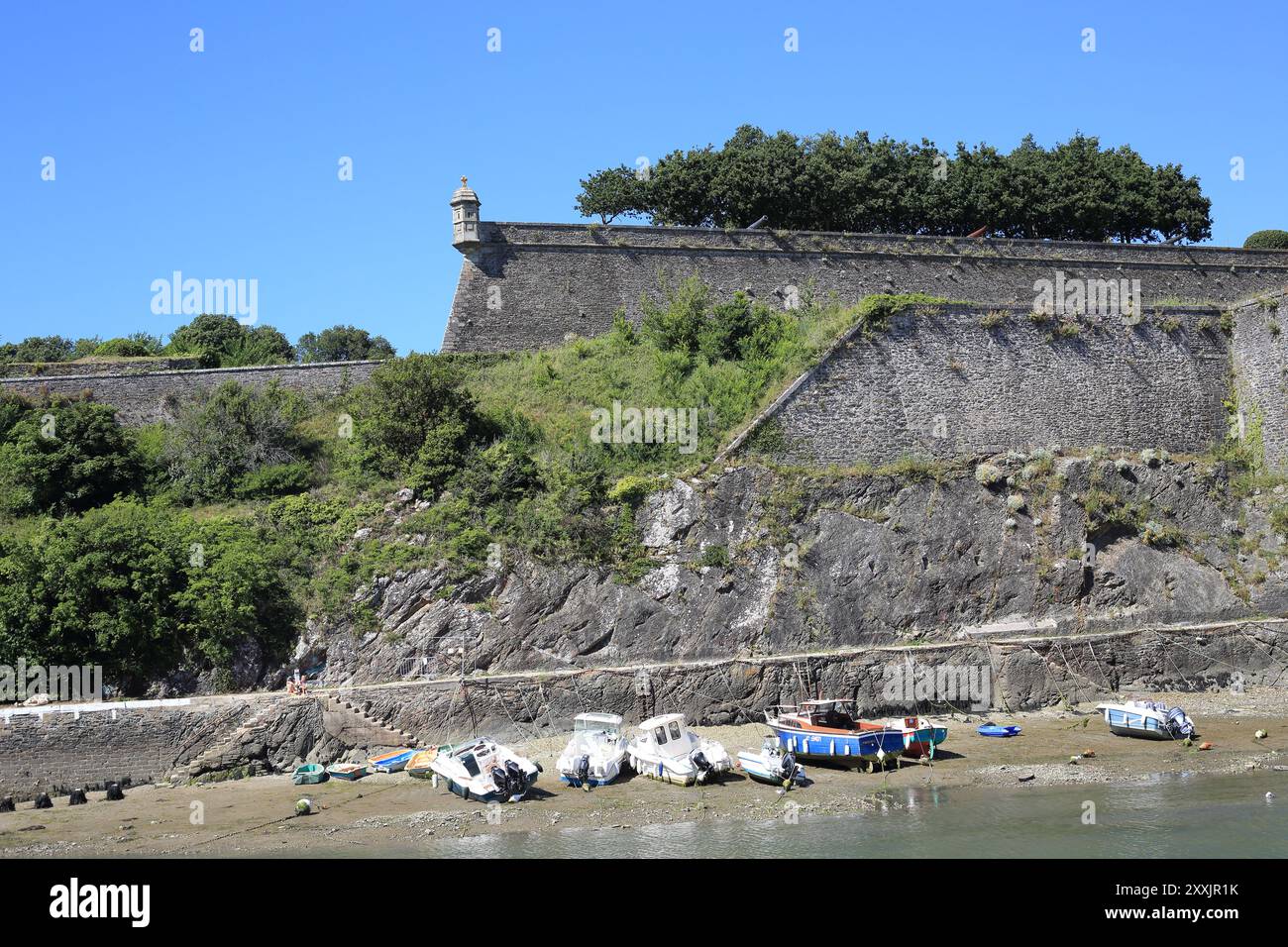 Vue de la Citadelle de l'autre côté du port depuis Quai Jacques le Blanc, le Palais, belle Ile en mer, Bretagne, France Banque D'Images