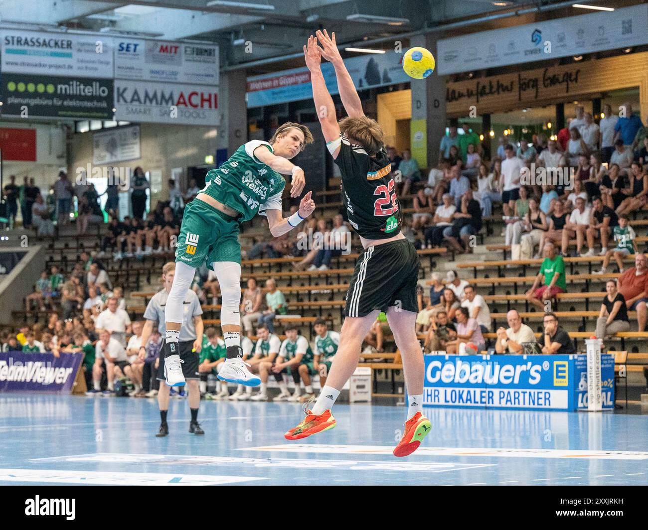 Wurf von Paul Lewe (FRISCHAUF! Göppingen,#74), GER, FRISCHAUF! Göppingen vs. HC Erlangen, Handball, U19, nuit des joueurs 2024, 24.08.2024, Foto : Eibner-Pressefoto/Eibner-Pressefoto/Stefan Rosenfeld Banque D'Images