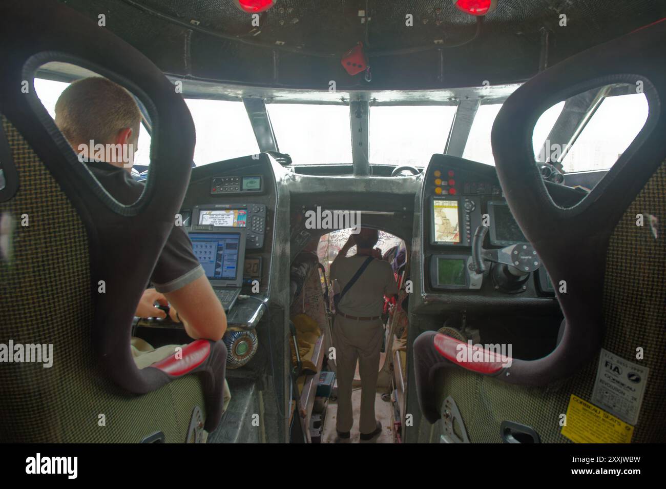 Cockpit du détenteur du record mondial de bateau à moteur Earthrace (alias Ady Gil), amarré à Lowestoft, Suffolk, Royaume-Uni Banque D'Images