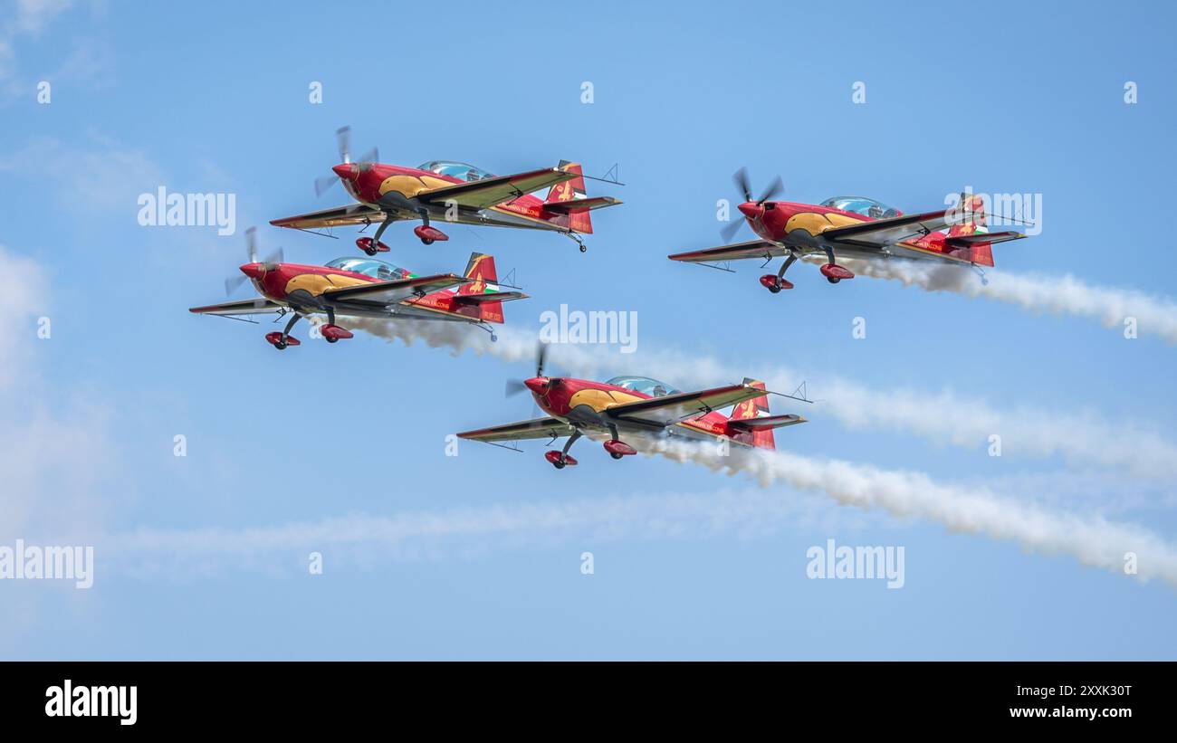 Royal Jordanian Falcons, arrivant à la RAF Fairford pour se produire au Royal International Air Tattoo 2024. Banque D'Images