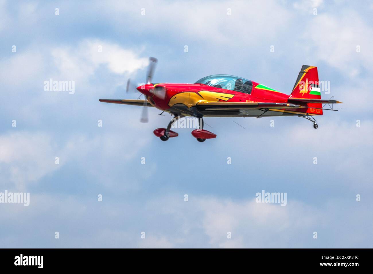 Royal Jordanian Falcons, arrivant à la RAF Fairford pour se produire au Royal International Air Tattoo 2024. Banque D'Images