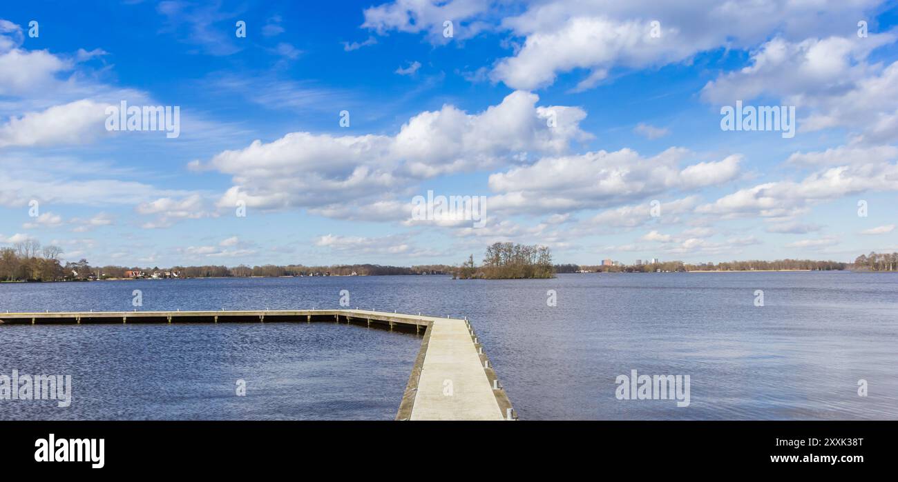 Panorama du lac entre la ville de Groningue et Paterswolde, pays-Bas Banque D'Images