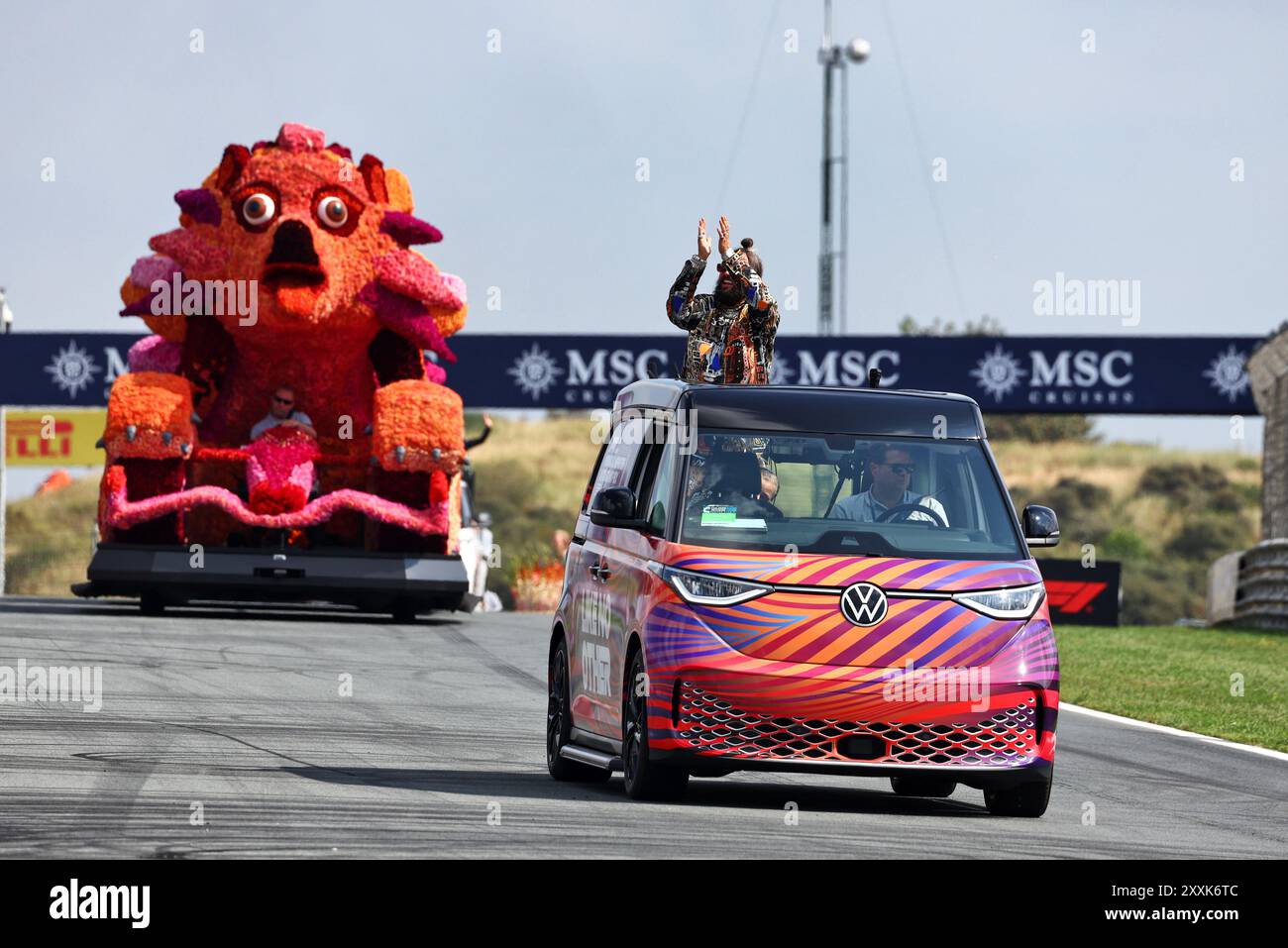 Zandvoort, pays-Bas. 25 août 2024. Défilé des conducteurs. Championnat du monde de formule 1, Rd 15, Grand Prix des pays-Bas, dimanche 25 août 2024. Zandvoort, pays-Bas. Crédit : James Moy/Alamy Live News Banque D'Images