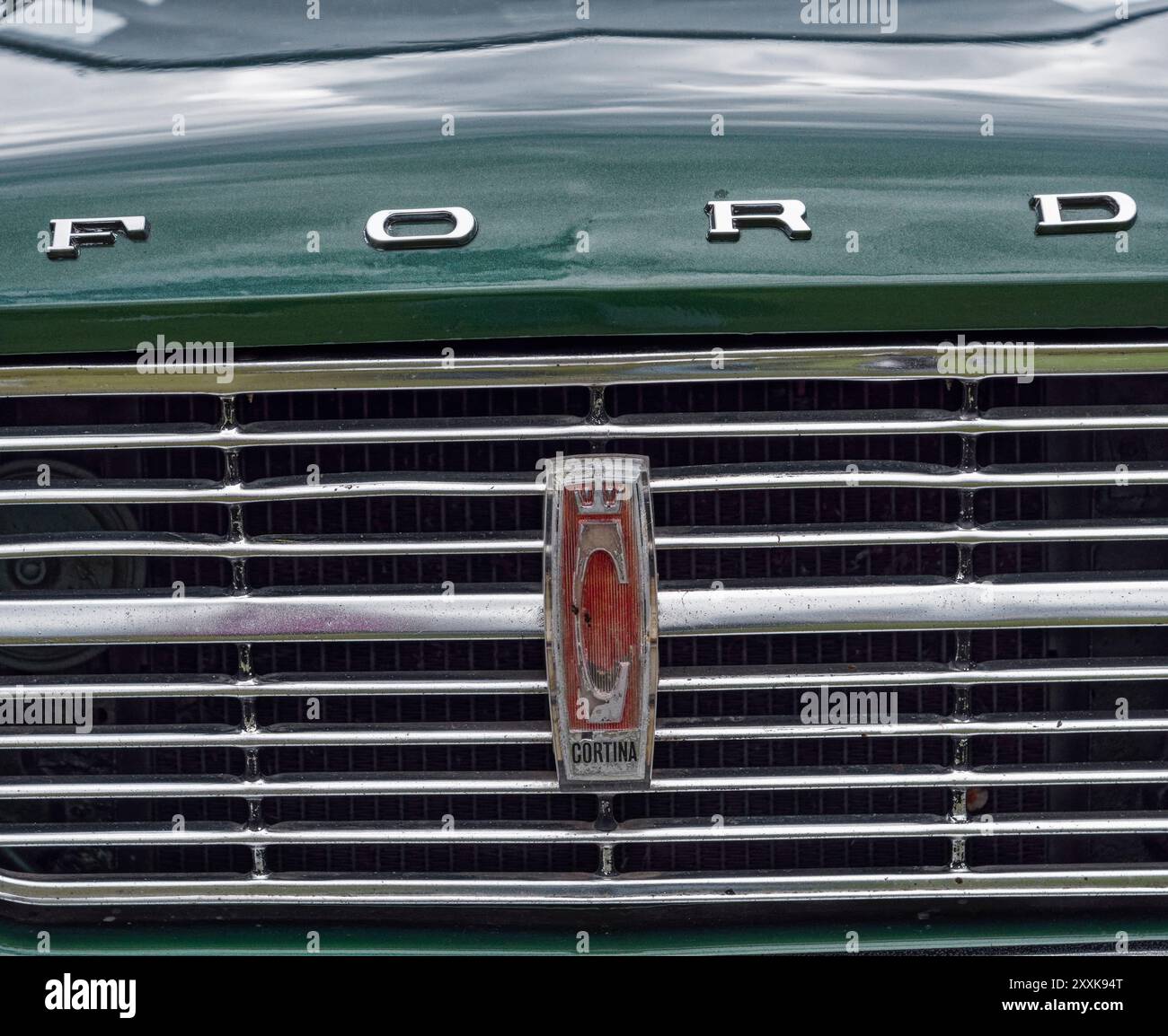 Détail du capot et de la grille de la voiture à moteur Ford Cortina classique, Royaume-Uni Banque D'Images