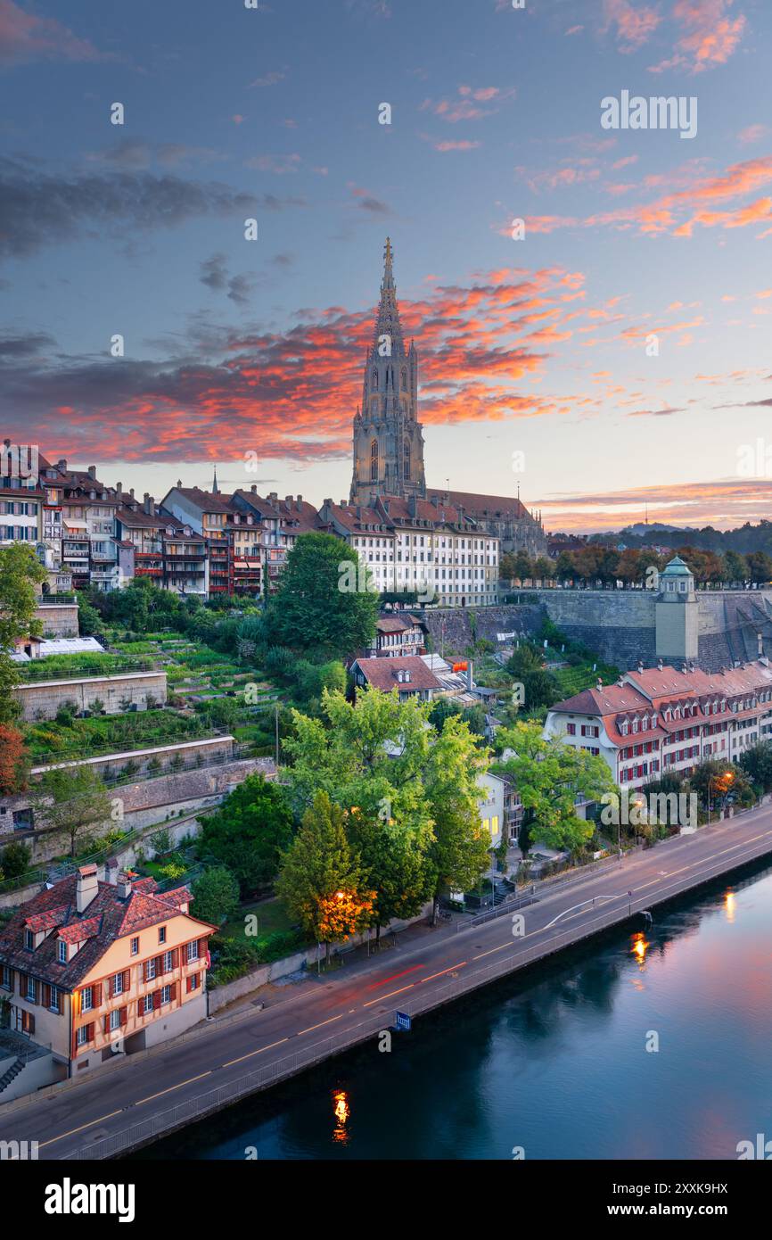 Berne, Suisse sur la rivière Aar tôt le matin. Banque D'Images