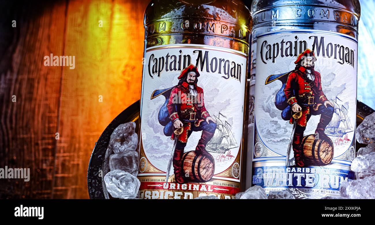 POZNAN, POL - 28 février 2024 : bouteilles de Captain Morgan, une marque de rhum originaire des îles Vierges américaines et maintenant produite par Diageo, British Alcohol BE Banque D'Images