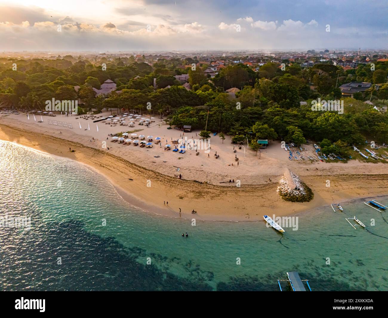 Vue de la plage de Sanur à Denpasar, Bali, Indonésie Banque D'Images