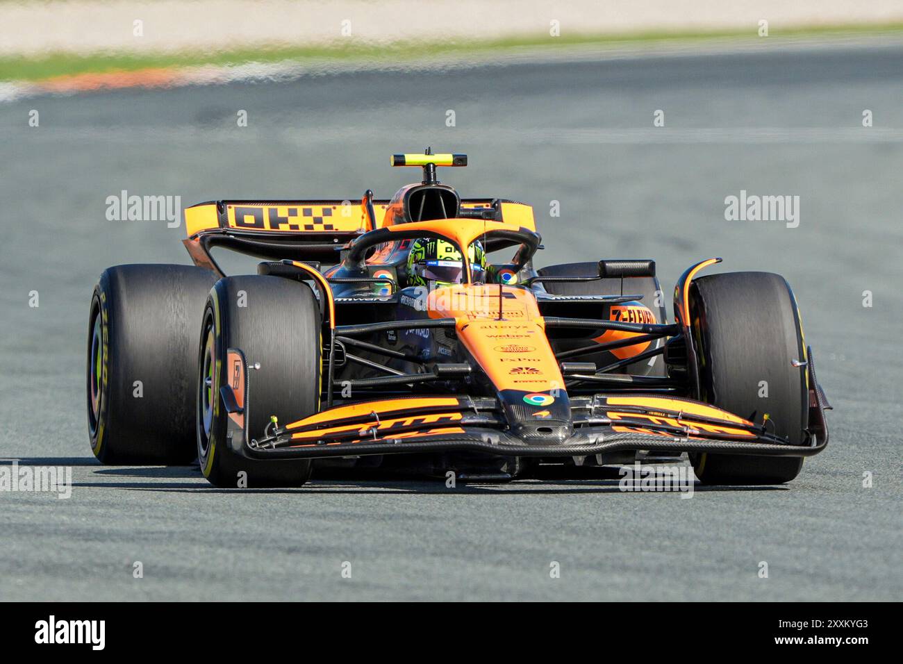 Zandvoort, pays-Bas. 25 août 2024. ZANDVOORT, PAYS-BAS - AOÛT 25 : Lando Norris de McLaren en compétition dans le Grand Prix de F1 - Heineken Dutch GP le 25 août 2024 à Zandvoort, pays-Bas. (Photo par Andre Weening/Orange Pictures) crédit : dpa/Alamy Live News Banque D'Images