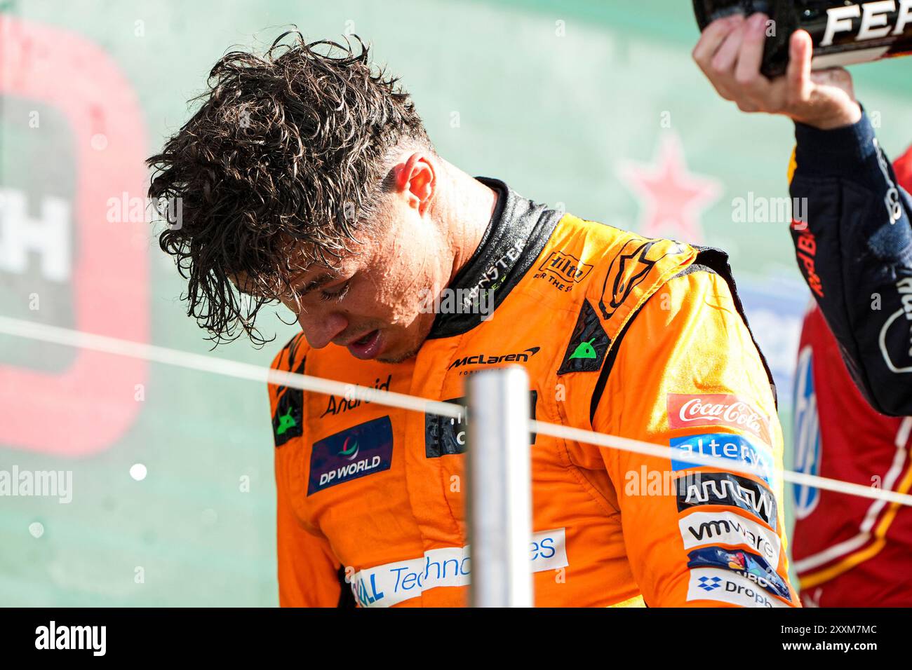 Zandvoort, pays-Bas. 25 août 2024. ZANDVOORT, PAYS-BAS - AOÛT 25 : Lando Norris de McLaren à la cérémonie du Trophée pendant F1 - Heineken GP néerlandais le 25 août 2024 à Zandvoort, pays-Bas. (Photo par Andre Weening/Orange Pictures) crédit : dpa/Alamy Live News Banque D'Images