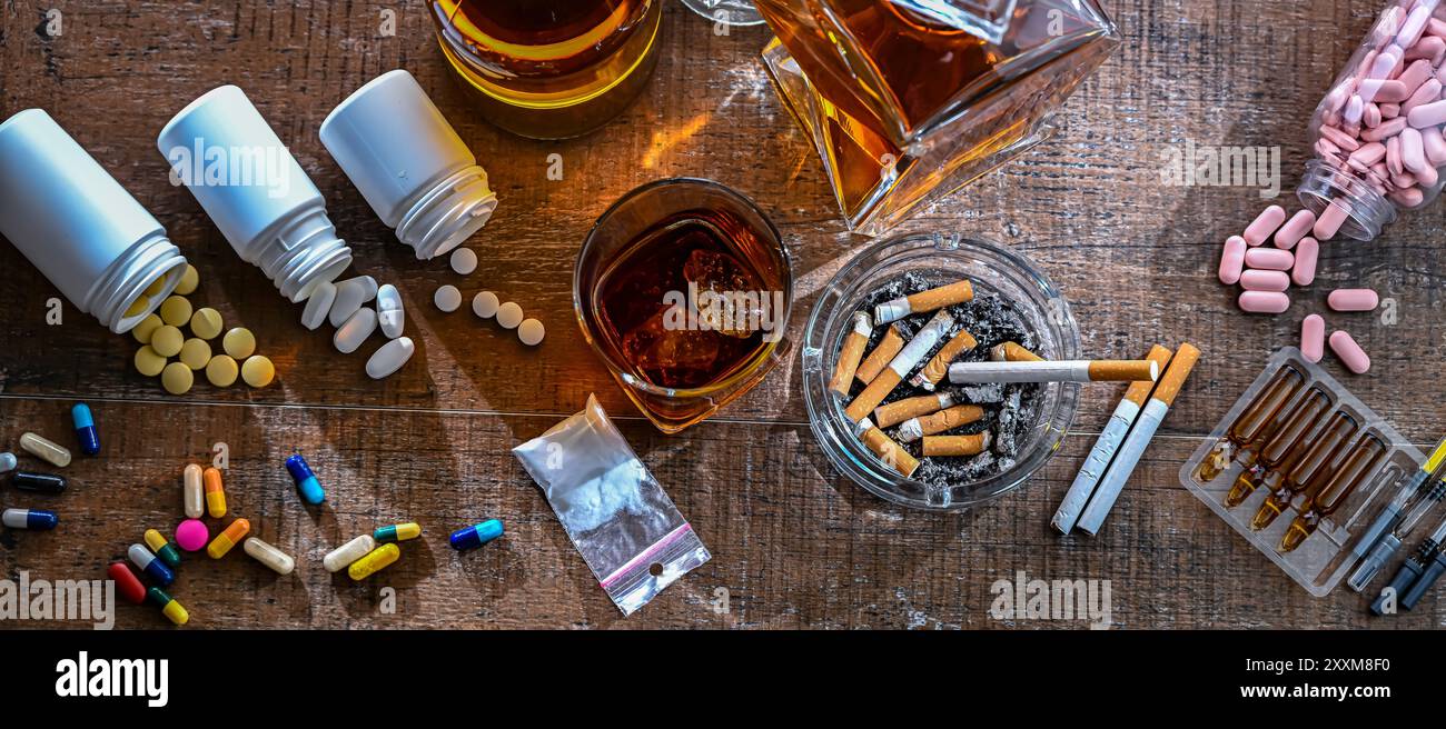 Les substances addictives, y compris l'alcool, les cigarettes et les drogues. Banque D'Images