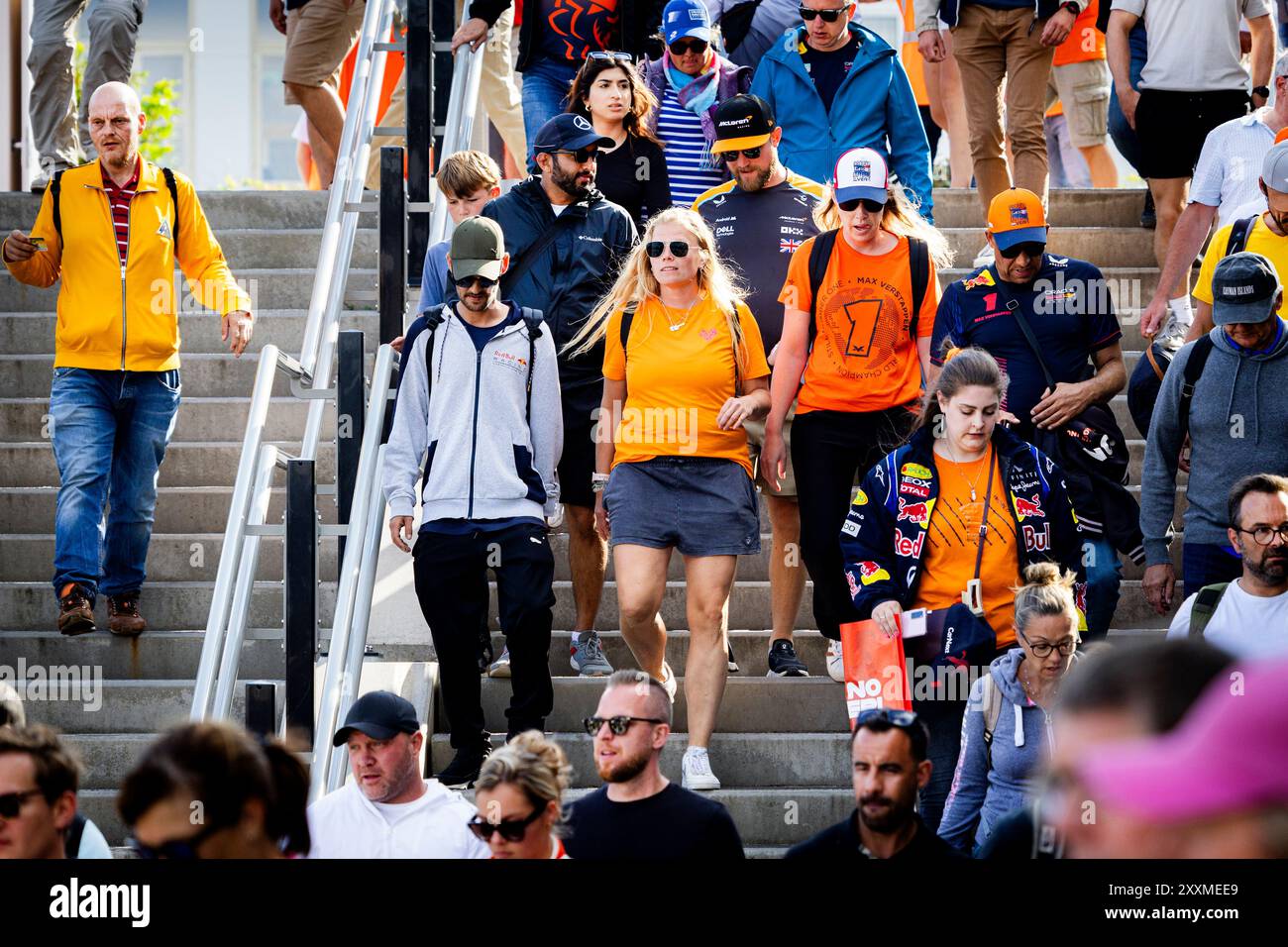 ZANDVOORT - les fans de course quittent Zandvoort après le Grand Prix de F1 des pays-Bas. ANP RAMON VAN FLYMEN Banque D'Images