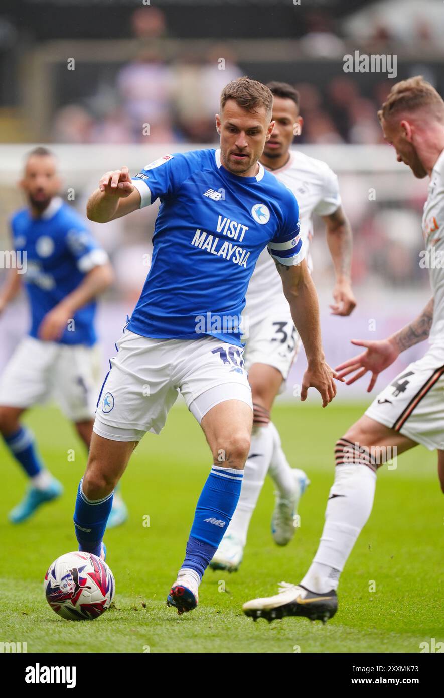 Aaron Ramsey de Cardiff City lors du Sky Bet Championship match au stade Swansea.com de Swansea. Date de la photo : dimanche 25 août 2024. Banque D'Images