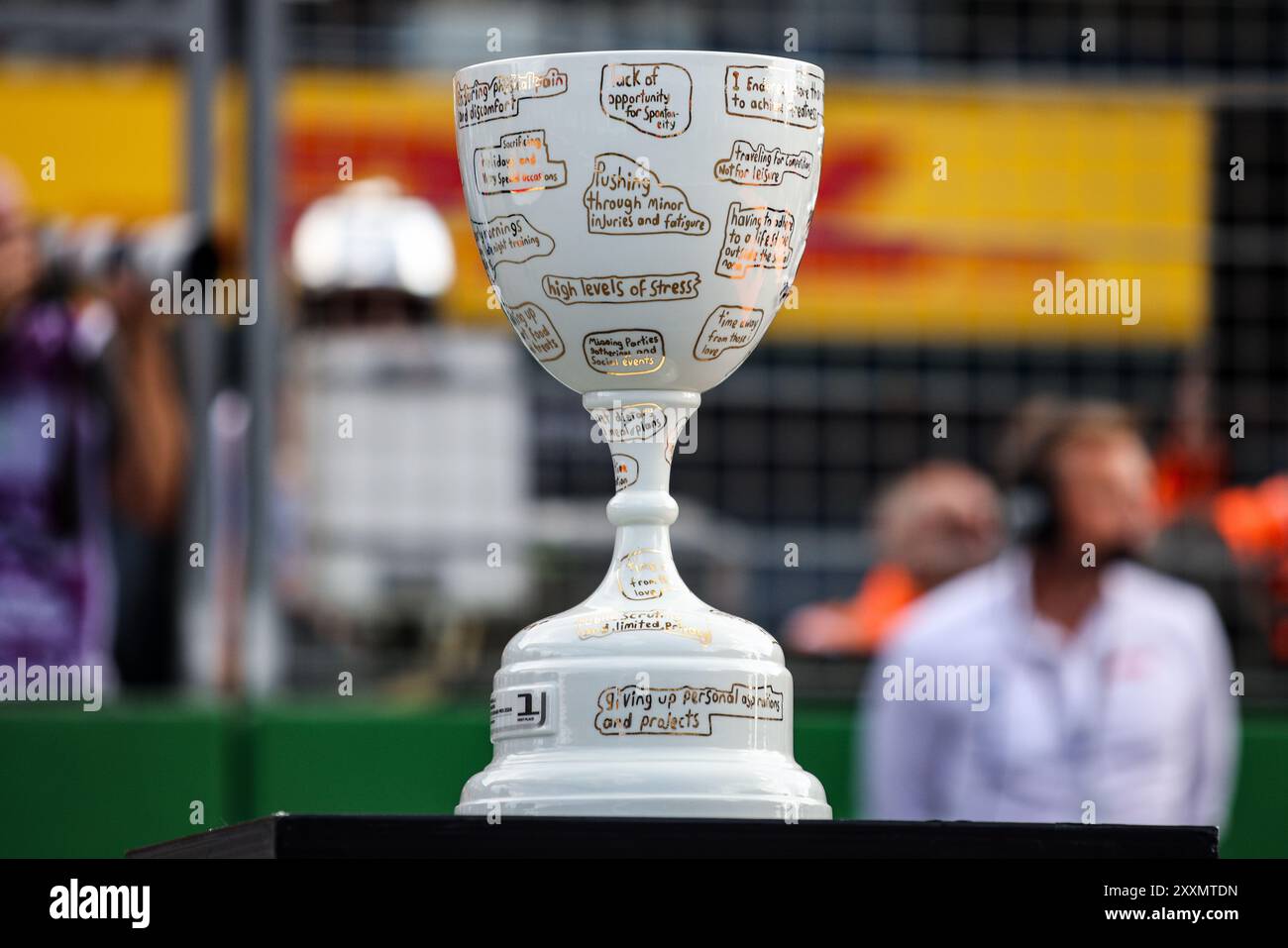 Trophée co-conçu par Robbie Williams lors du Grand Prix de formule 1 Heineken des pays-Bas 2024, 15ème manche du Championnat du monde de formule 1 2024 du 23 au 25 août 2024 sur le circuit Zandvoort, à Zandvoort, pays-Bas Banque D'Images