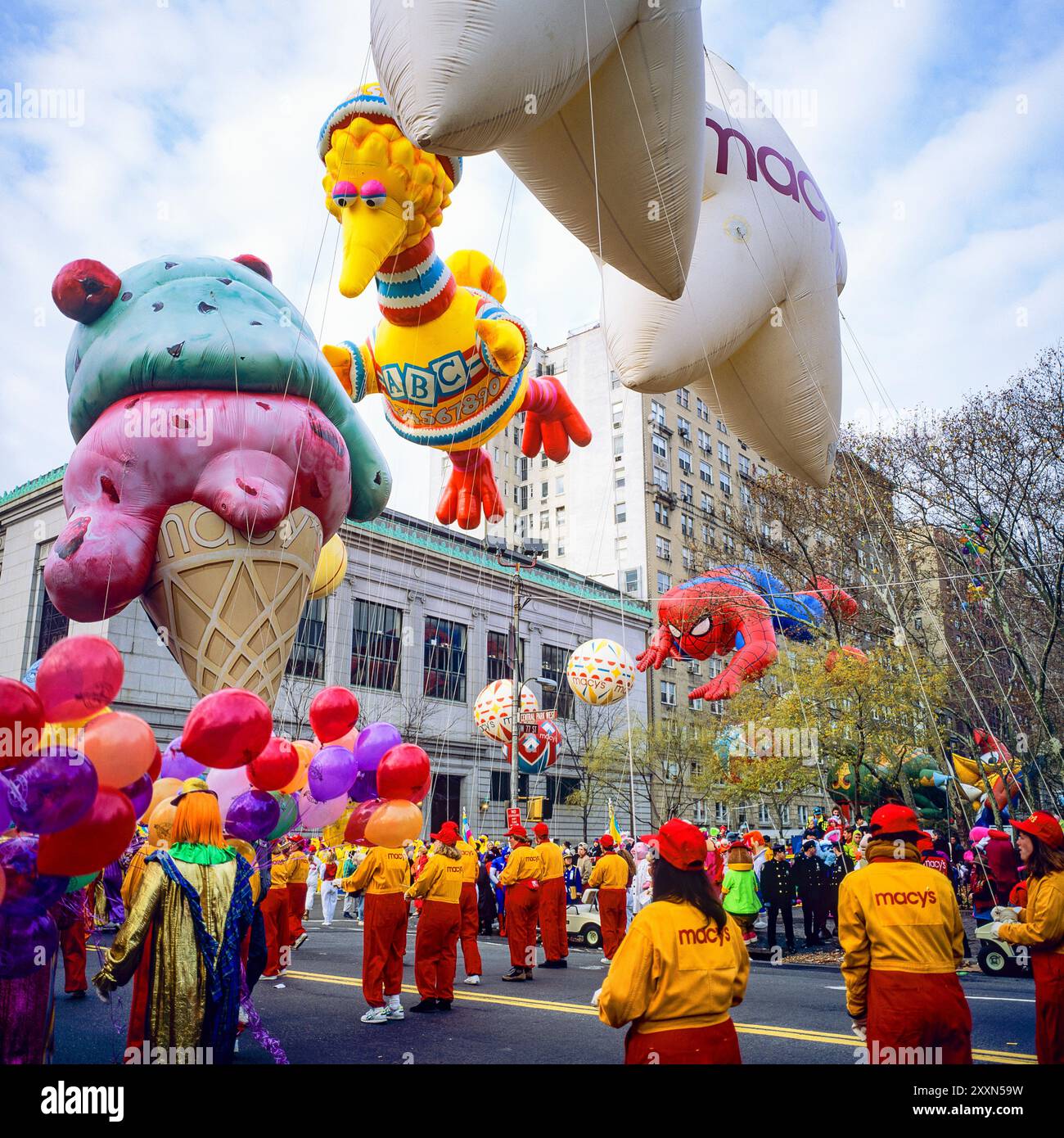 New York, le 28 novembre 1991, les ballons, les ballons étoiles de Macy, le défilé de Thanksgiving de Macy, New York City, NYC, NY, état de New York, ÉTATS-UNIS, Banque D'Images